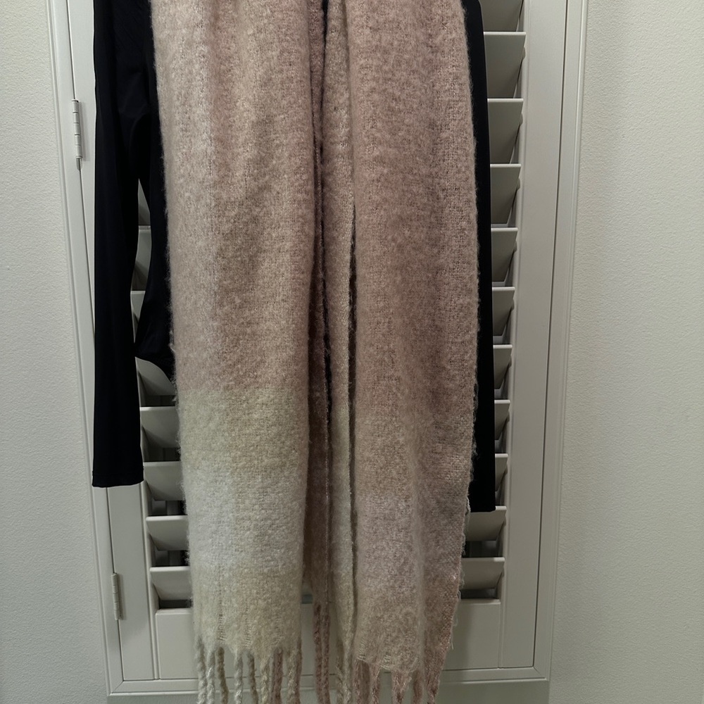 Scarf - Picture 2 of 4